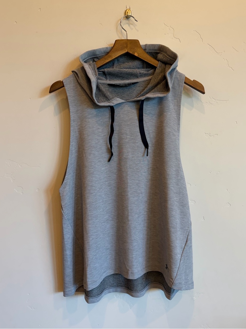 UNDER ARMOUR Gray Loose Fit Sleeveless Hooded Muscle Style Top